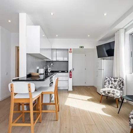 Apartment Step To The Sea 5, By Pausa